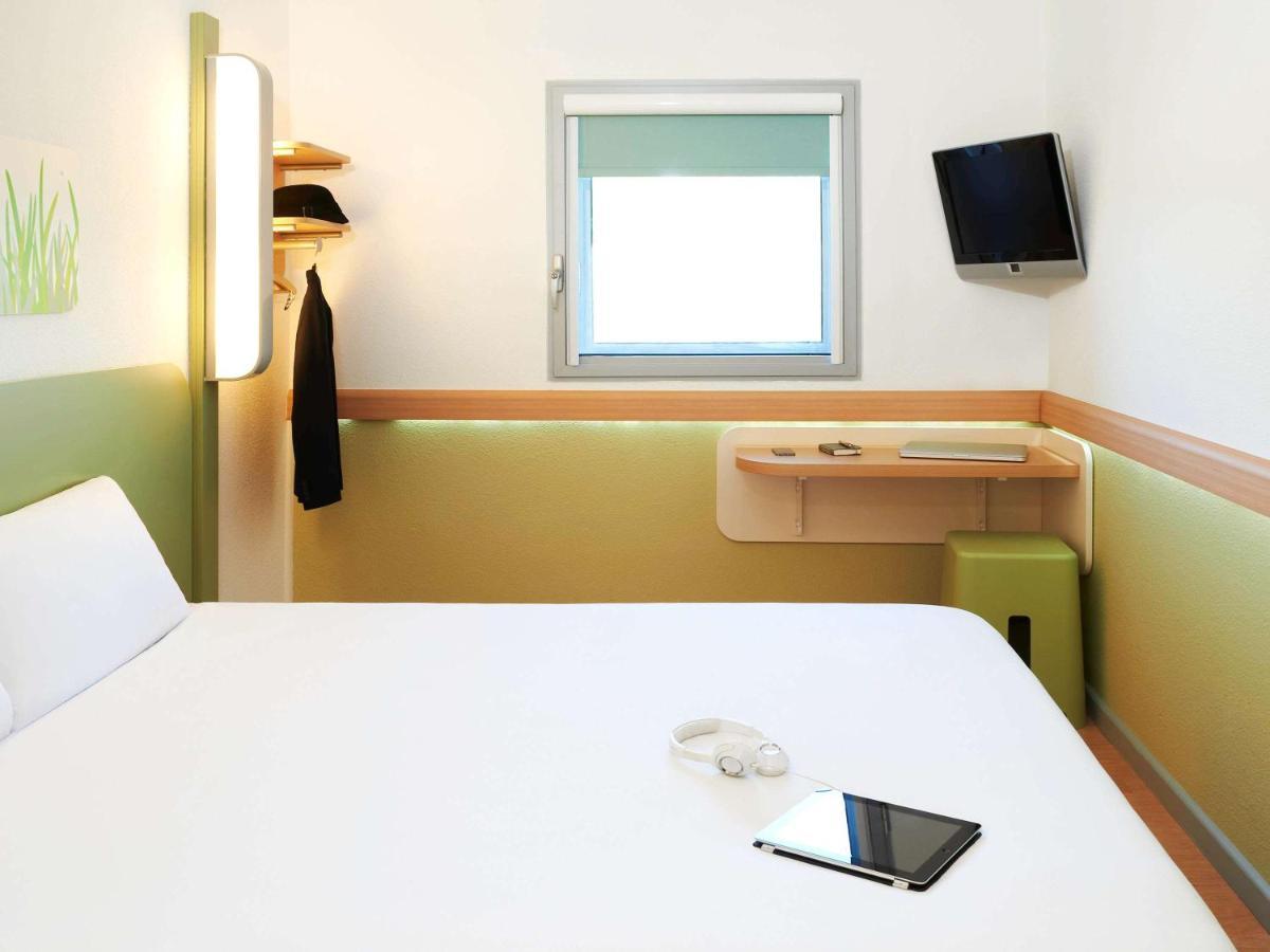 Ibis Budget Newport Exterior foto